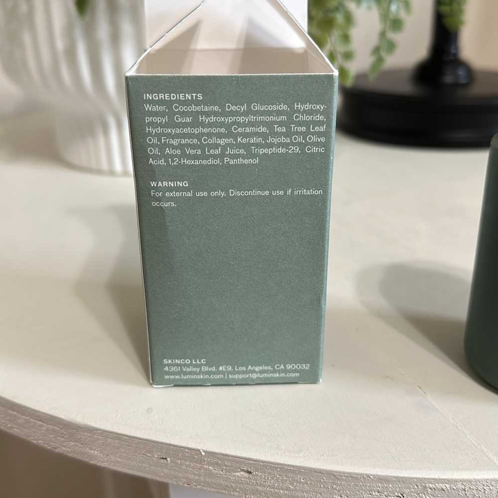 Lumin Green Body Wash Refreshing Cleanse - Picture 2 of 2